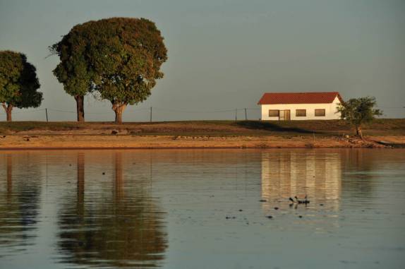 Fazenda na margem do rio Cuiabá, região de Porto Jofre, no final da rodovia Transpantaneira, no Pantanal Norte, no Mato Grosso